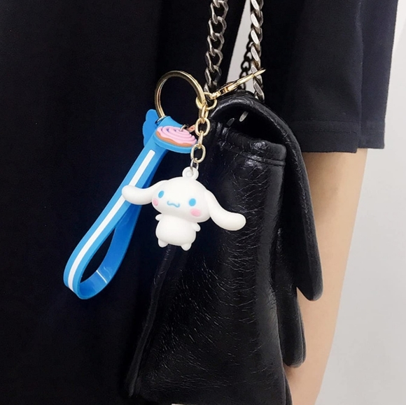 NEW Hello Kitty Cinnamon Roll Key Chain - Picture 3 of 3